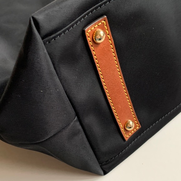 DOONEY & BOURKE Like New Wayfarer Lightweight Nylon Bucket Bag - Picture 8 of 16